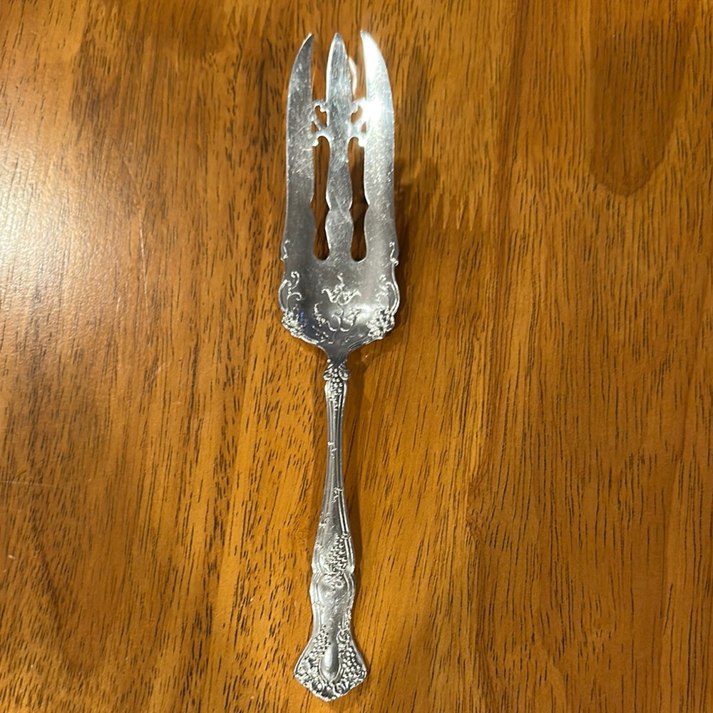 Rogers Bros vintage silver plated pastry fork. Grape pattern. EUC